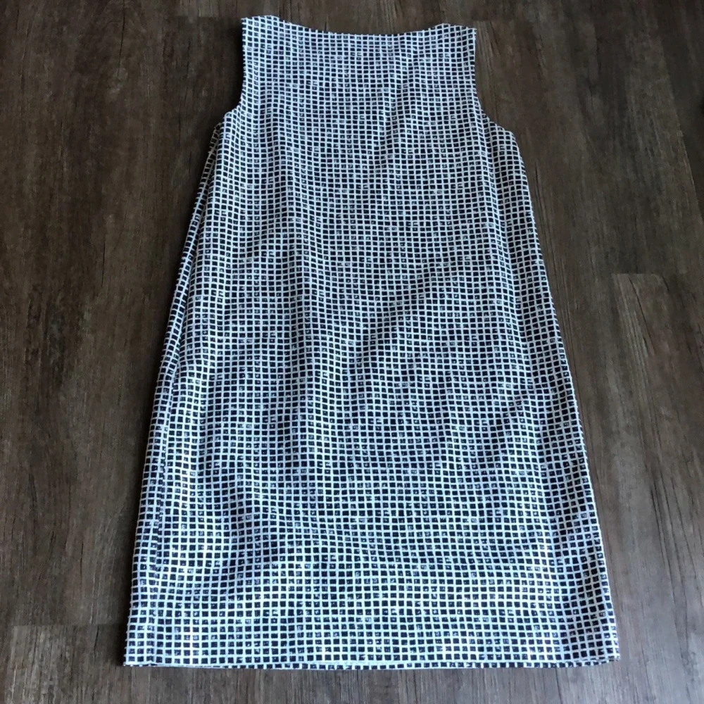 MaxMara weekend sleeveless shift dress with matching coat. - Picture 6 of 12